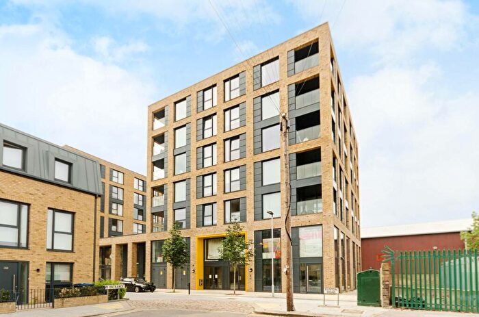 2 Bedroom Flat To Rent In Caro House, Central Croydon, Croydon, CR0