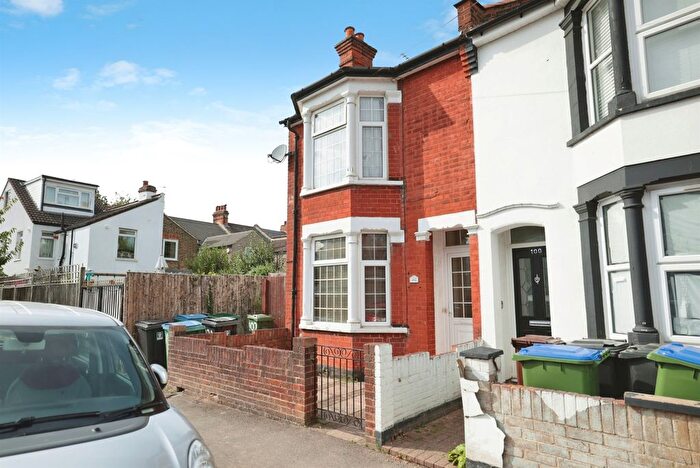 3 Bedroom End Of Terrace House For Sale In Princes Avenue, Watford, WD18