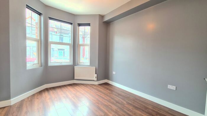 1 Bedroom Studio To Rent In Avonwick Road, Hounslow, TW3