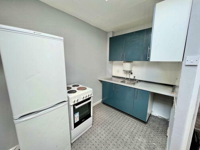 1 Bedroom Flat To Rent In Shay Lane, Halifax, HX2