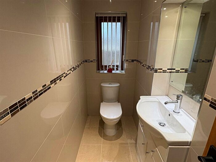 4 Bedroom Detached House For Sale In Reva Syke Road, Clayton, Bradford, BD14
