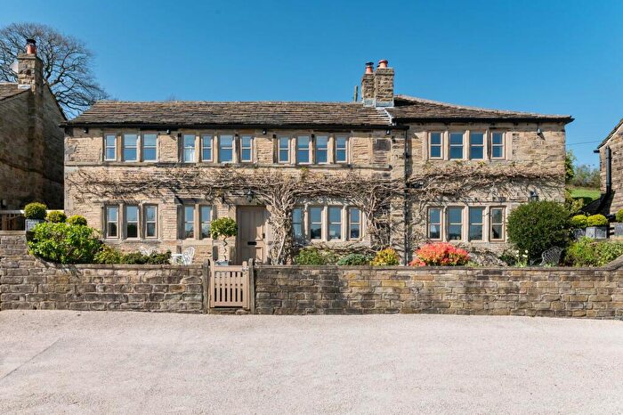 4 Bedroom Detached House For Sale In Woodlea Cottage, Lumb Lane, Huddersfield, HD4