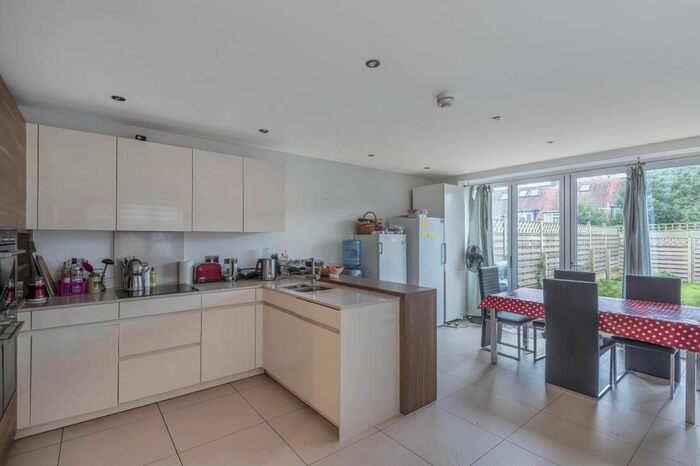 4 Bedroom Detached House To Rent In Emerald Square, Roehampton, SW15