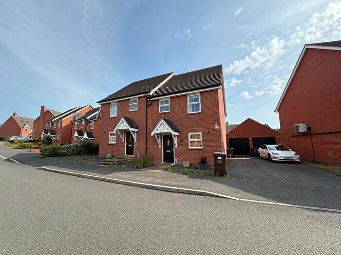 3 Bedroom Semi-Detached House To Rent In Glebe Road, Northampton, NN2