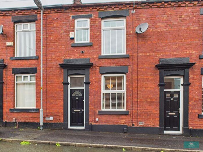 3 Bedroom Terraced House For Sale In Lyon Street, Oldham, OL2