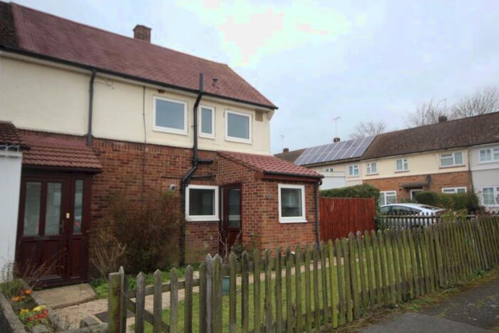 2 Bedroom Property To Rent In Cornwall Road, Pilgrims Hatch, Brentwood, CM15