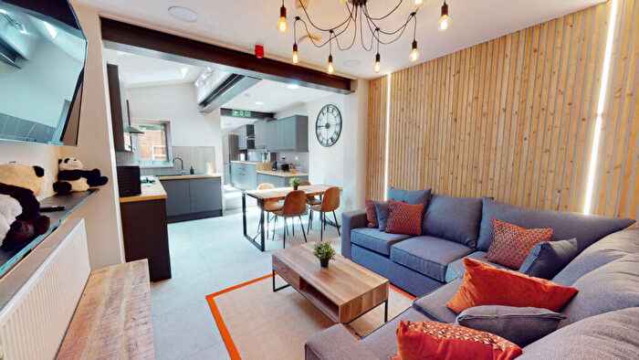 5 Bedroom House To Rent In Teignmouth Road, Selly Oak, Birmingham, B29