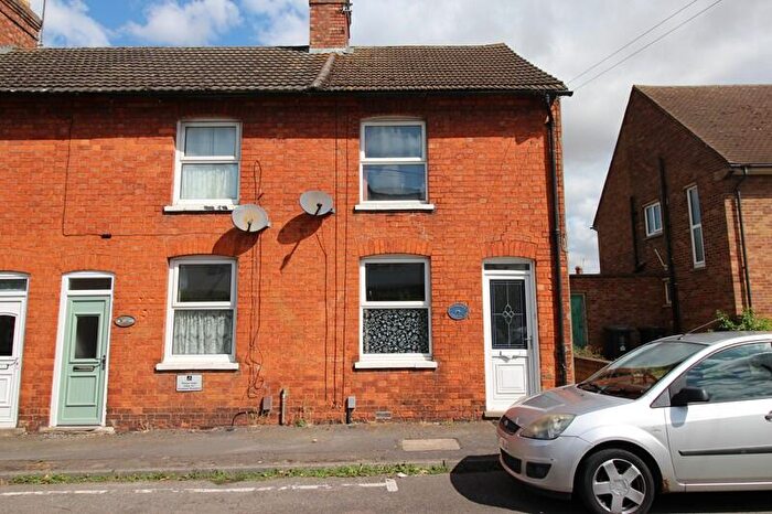 2 Bedroom Terraced House To Rent In Roberts Street, Rushden, NN10