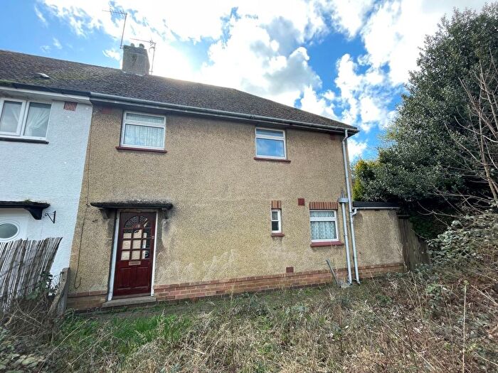 3 Bedroom Semi Detached House For Sale In Crabtree Close, Wellingborough, Northamptonshire, NN8