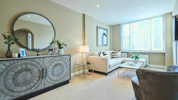 2 Bedroom Property To Rent In Hill Street, Mayfair, London W1J