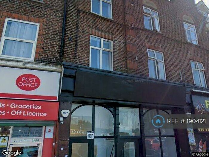 Studio To Rent In Watford Way, London, NW7