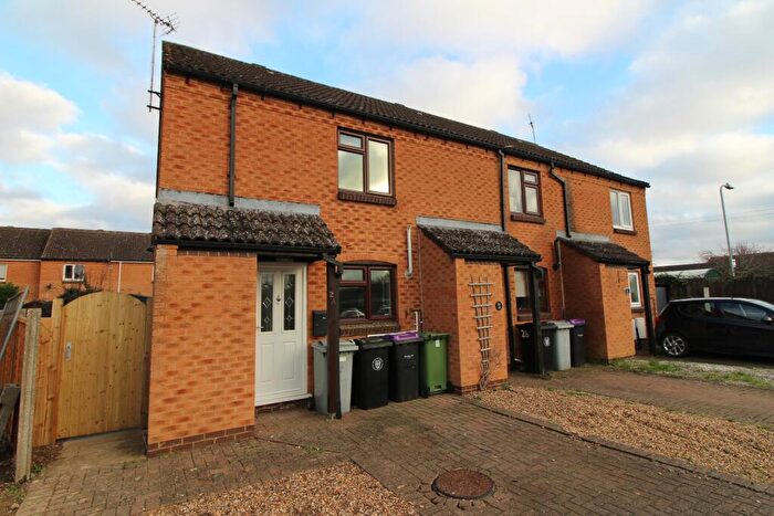 2 Bedroom End Of Terrace House For Sale In Lancaster Way, Market Deeping, PE6