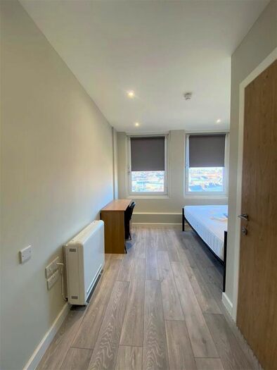 Studio To Rent In Sunbridge Road, Bradford, BD1