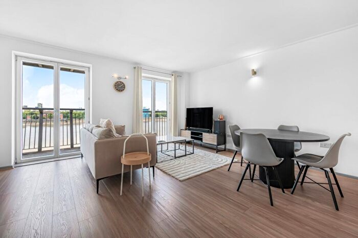 2 Bedroom Flat For Sale In Naxos Building, Hutchings Street, E14