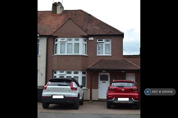 3 Bedroom Semi-Detached House To Rent In Chiltern Road, Burnham, SL1