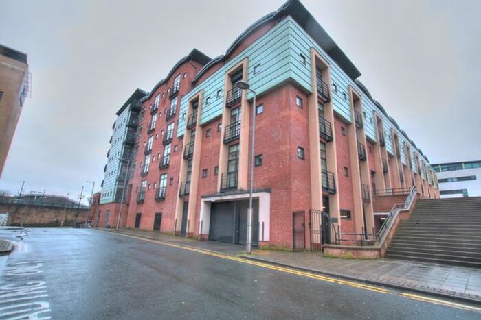 3 Bedroom Flat To Rent In Curzon Place, Gateshead, NE8