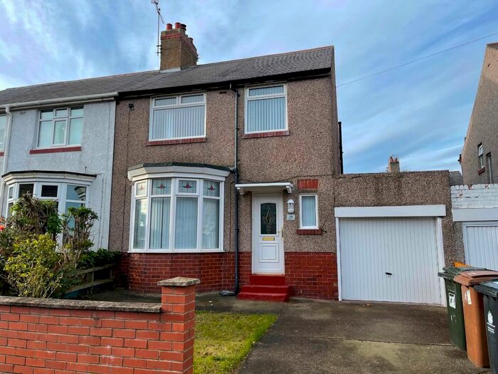 3 Bedroom Semi-Detached House To Rent In Hermiston, Monkseaton, Whitley Bay, NE25