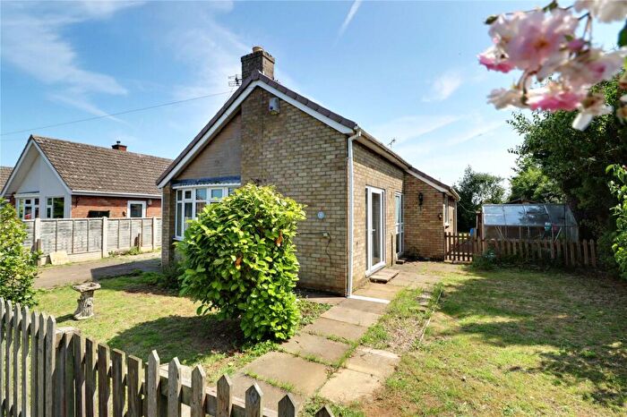 3 Bedroom Bungalow For Sale In Cedar Close, Scawby, Lincolnshire, DN20
