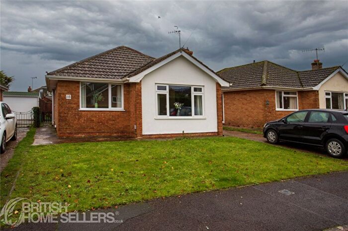 3 Bedroom Bungalow For Sale In Squarey Close, Downton, Salisbury, Wiltshire, SP5