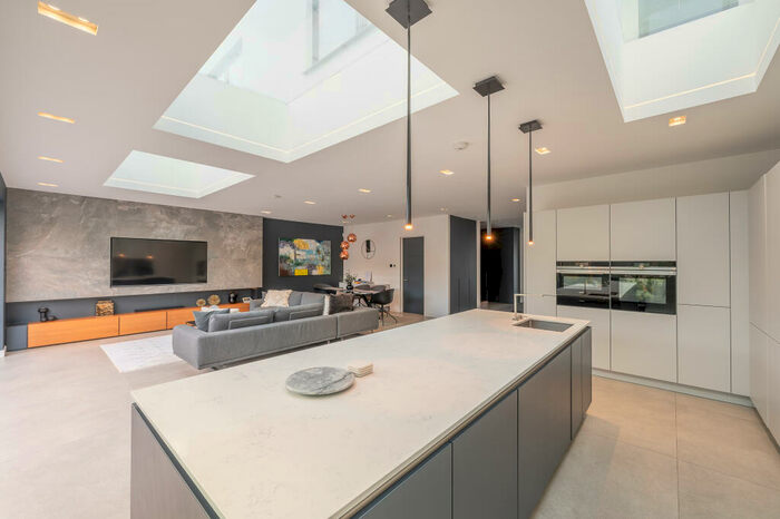 4 Bedroom House To Rent In Kings Avenue, London, SW12