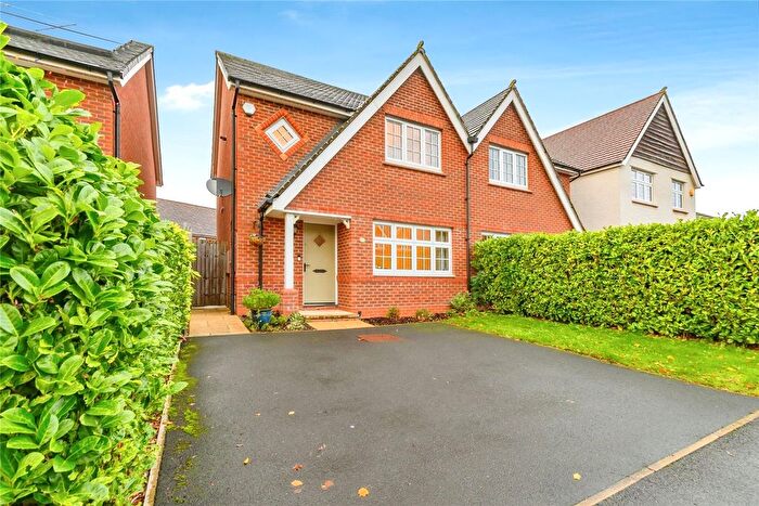 3 Bedroom Semi Detached House For Sale In Dowley Gap Road, Worsley, Manchester, Greater Manchester, M28