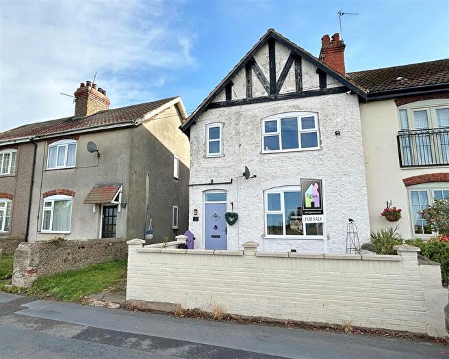 3 Bedroom End Of Terrace House For Sale In Ward Cottages, Skelton, DN14