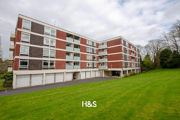2 Bedroom Flat For Sale In Chelmscote Road, Solihull, B92