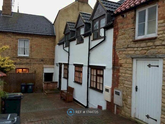 1 Bedroom Terraced House To Rent In High Street, Thrapston, NN14