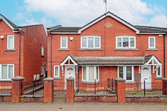 3 Bedroom Semi-Detached House To Rent In Chorlton Road, Hulme, Manchester, M15