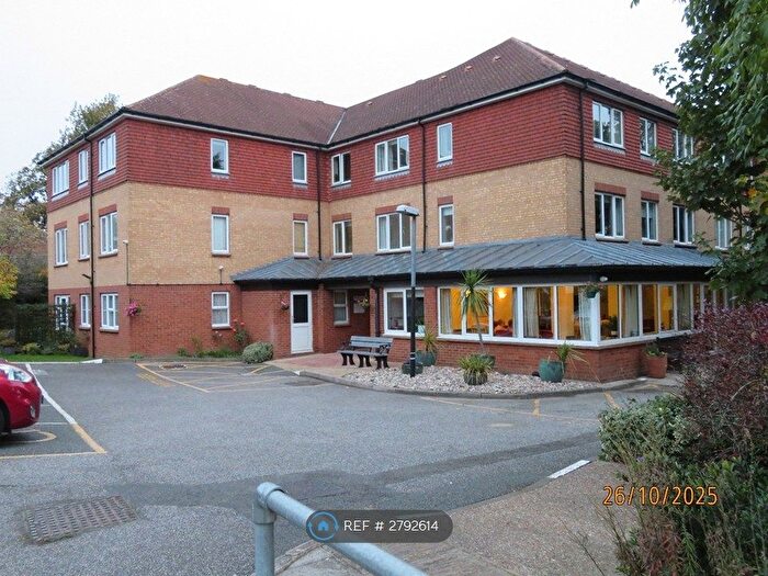 1 Bedroom Flat To Rent In Westminster Court, London, E11