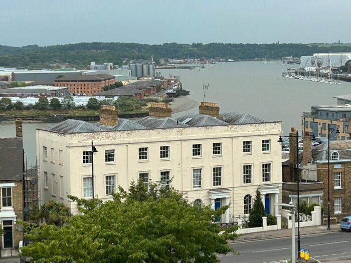 2 Bedroom Flat To Rent In New Road Avenue, Medway, Chatham, ME4