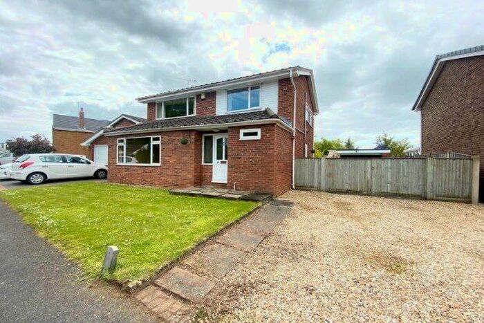 4 Bedroom Detached House To Rent In Meadow Lane, Neston, CH64