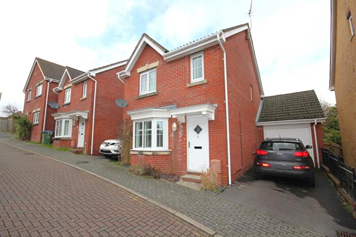 4 Bedroom Property To Rent In Park Mews, Park Gate, Southampton, SO31