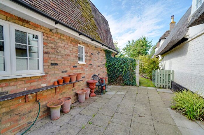 2 Bedroom Cottage To Rent In High Street, Hemingford Abbots, PE28