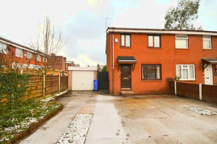 3 Bedroom Semi-Detached House To Rent In Bannatyne Close, Moston, Manchester, M40