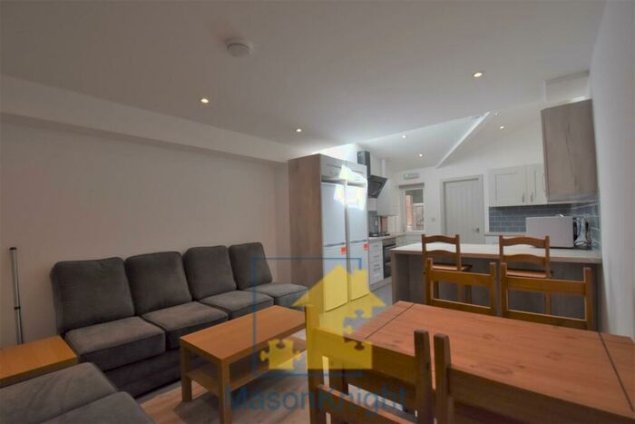 6 Bedroom Terraced House To Rent In Florence Buildings, Birmingham, B29