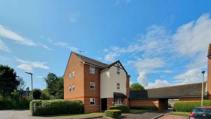 2 Bedroom Flat To Rent In Lee Close, Stanstead Abbotts, SG12