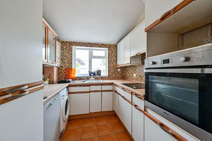 3 Bedroom House To Rent In Glenfarg Road, Catford, London, SE6