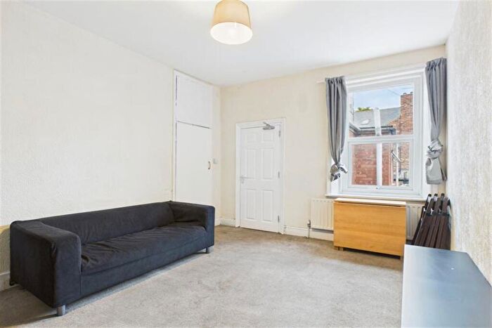 4 Bedroom Flat To Rent In Kelvin Grove, Sandyford, Newcastle Upon Tyne, NE2