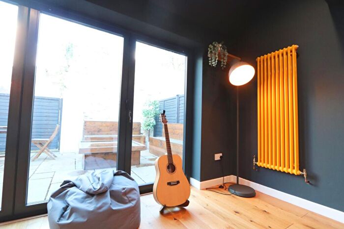 2 Bedroom Flat To Rent In Charles Place, Bristol, BS8