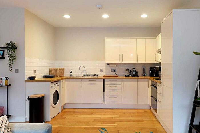 2 Bedroom Apartment For Sale In Sycamore Road, Amersham, HP6