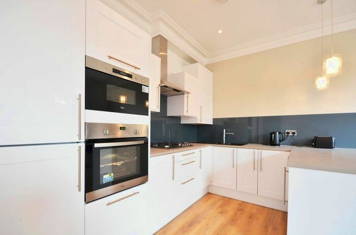 1 Bedroom Flat To Rent In Catherine Road, Surbiton, KT6