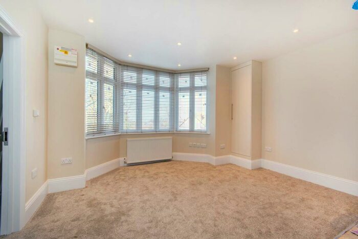 1 Bedroom Flat To Rent In Heathhurst Road, South Croydon, CR2