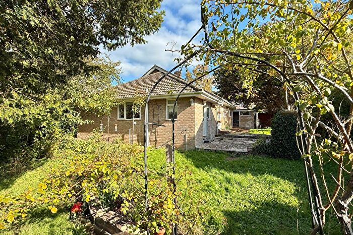 4 Bedroom Bungalow For Sale In Dene Close, Ringwood, BH24