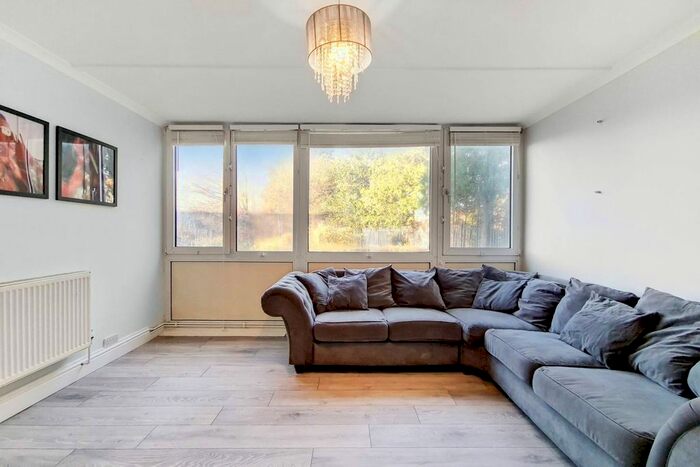 1 Bedroom Flat To Rent In Portway Gardens, Woolwich, London, SE18