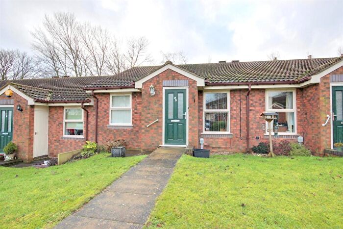 2 Bedroom Bungalow For Sale In Beverley Road, Willerby, Hull, HU10