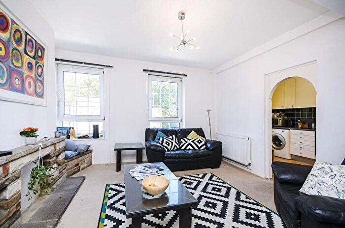 3 Bedroom Flat To Rent In Watts Street, Wapping, London, E1W