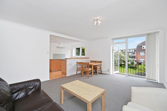 2 Bedroom Flat To Rent In Richmond Hill, Richmond, TW10