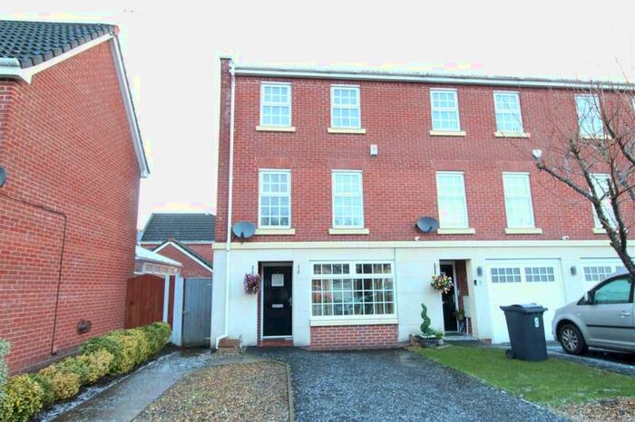 4 Bedroom Town House To Rent In Westbourne Close, Spring View, Wigan, WN3