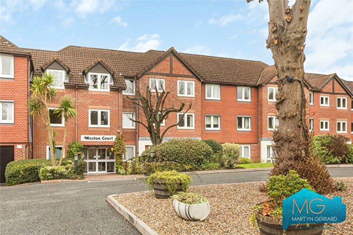 2 Bedroom Flat To Rent In Farnham Close, Whetstone, London, N20